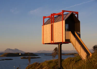 The Arctic Hideaway. Own room with a very high and free location on an island in Northern Norway.