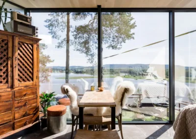 WonderINN, Raelingen A mirror-clad cabin in Norway