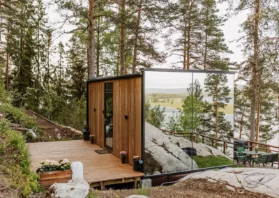 WonderINN, Raelingen A mirror-clad cabin in Norway