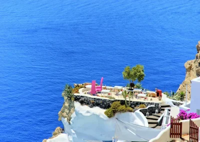 Amazing views at the restaurants in Santorini.