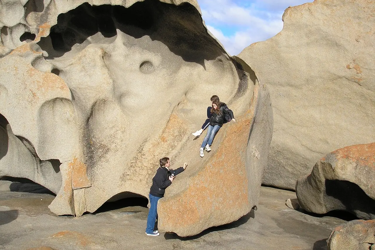 Kangaroo Island. Admirals Arch and the Remarkable Rocks, two remarkable wind-sculpted rock formations.